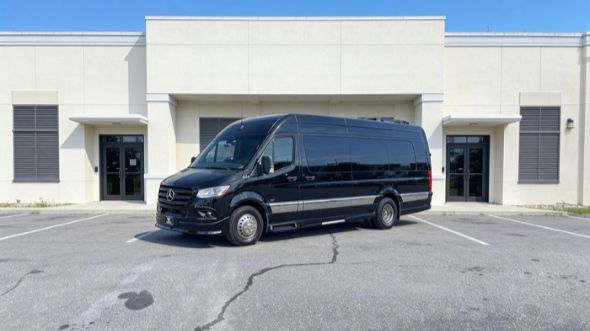 oxnard 15 passenger sprinter van