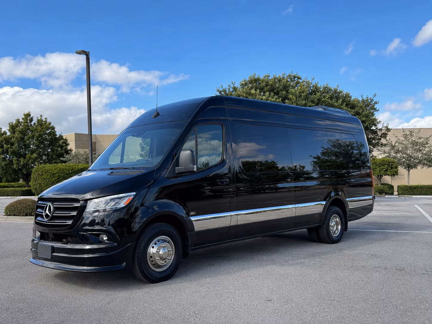 oxnard 18 passenger sprinter van