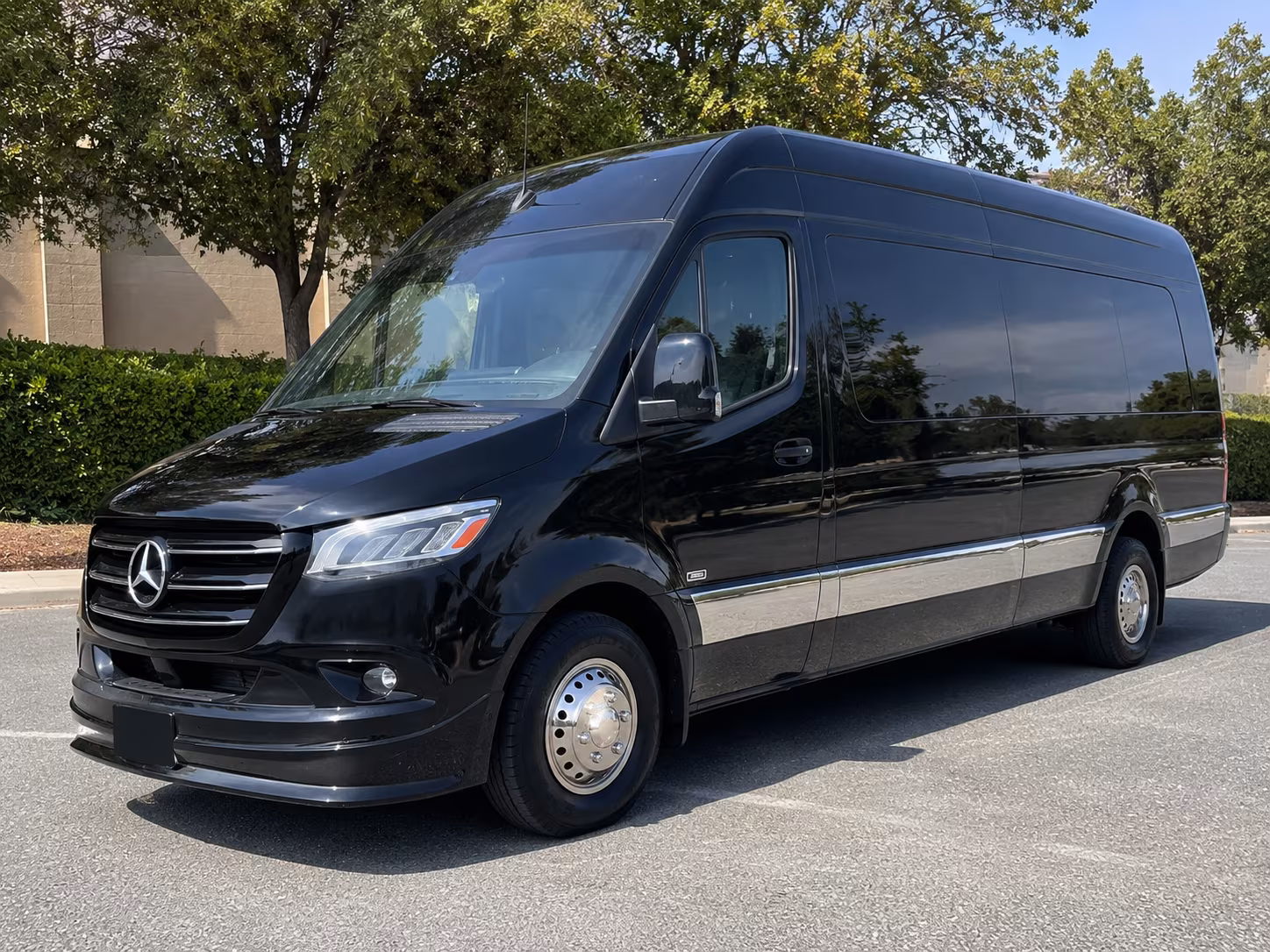 oxnard 20 passenger sprinter van